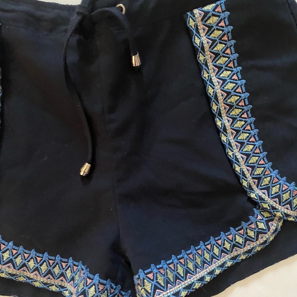 JOA Los Angeles Embroidered Boho Shorts - Picture 3 of 7